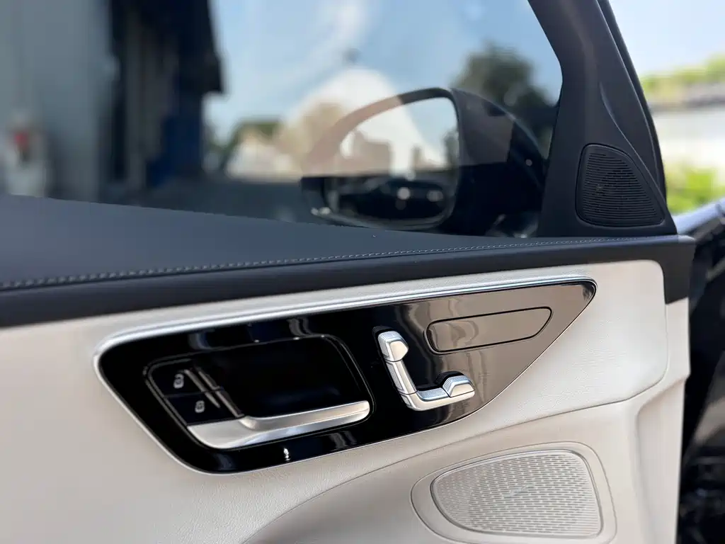 Mercedes-Benz C-Class 2023 — фото 13