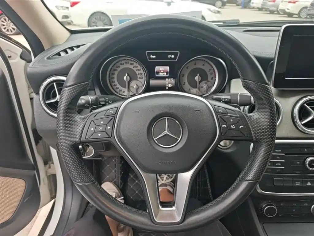 Mercedes-Benz GLA 2016 — фото 11