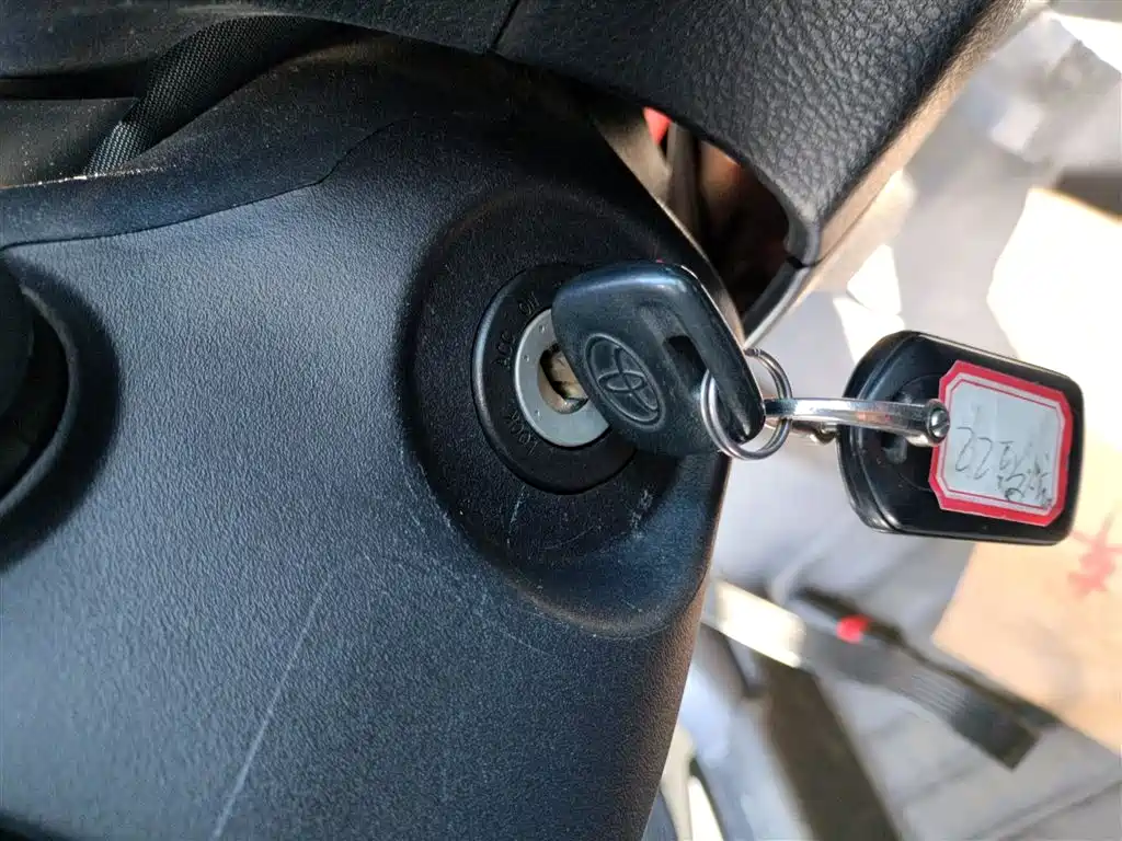 Toyota Yaris L 2022 — фото 9