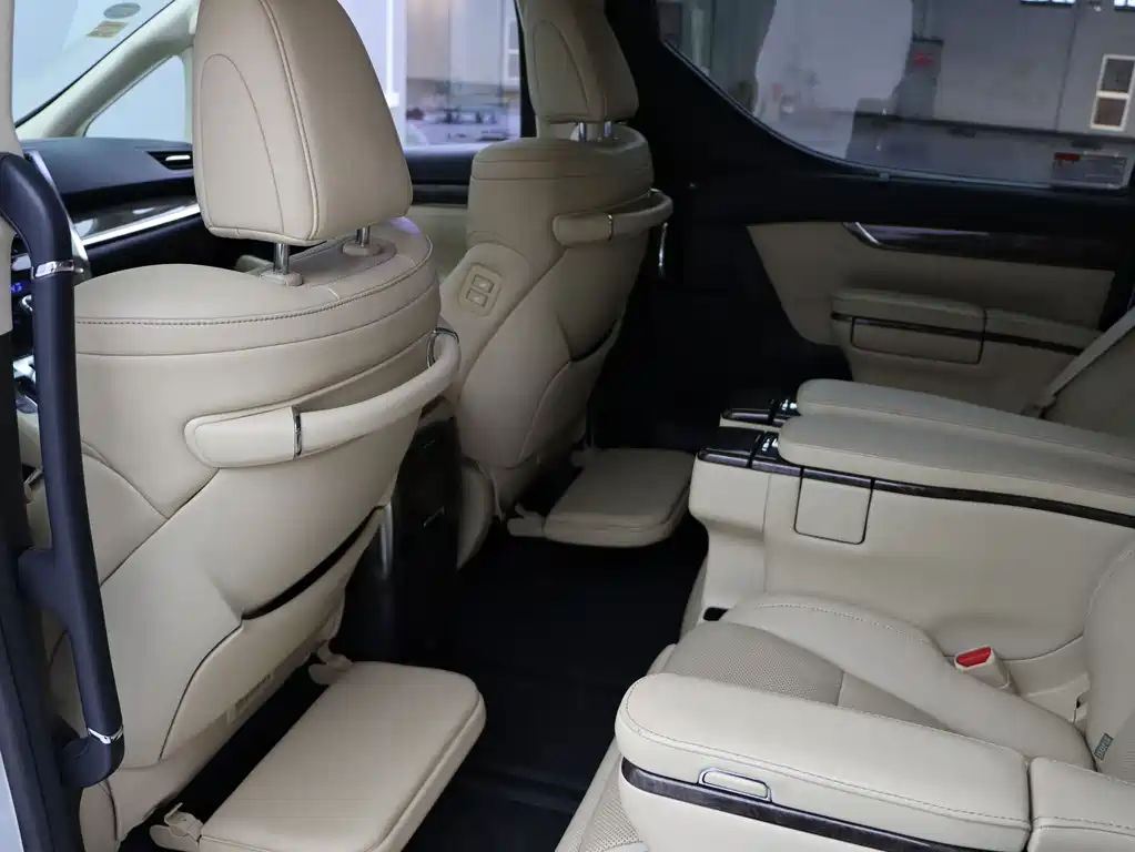 Toyota Alphard 2018 — фото 22