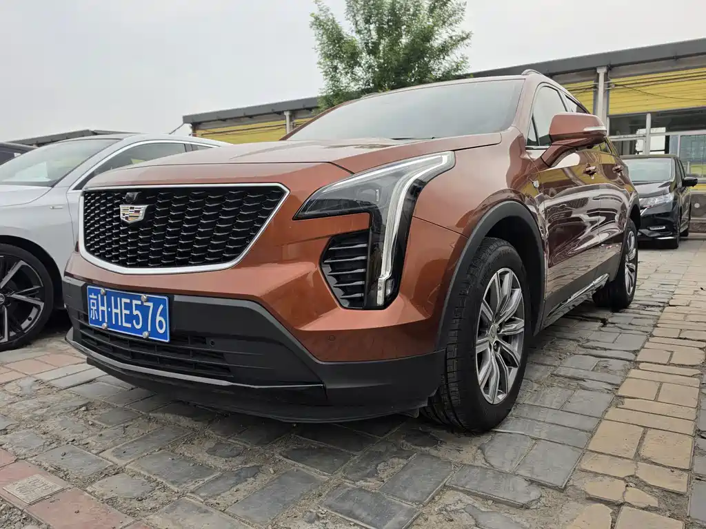Cadillac XT4 2019 — фото 1