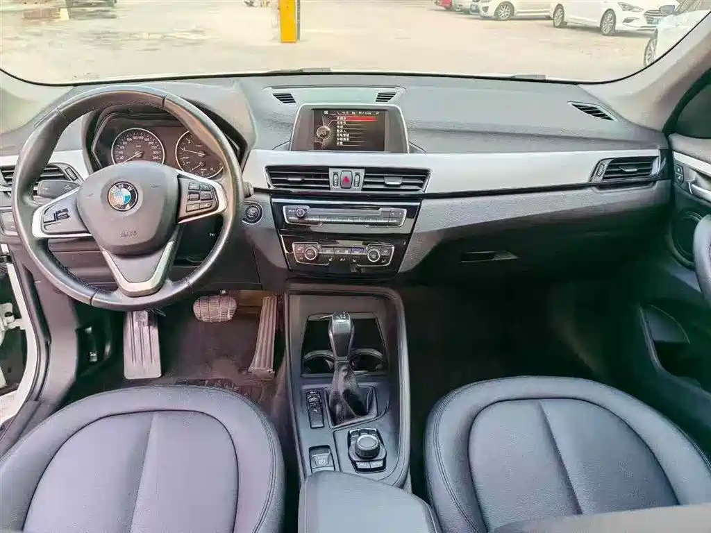 BMW X1 2017 — фото 14