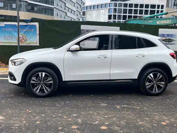 Mercedes-Benz GLA 2021