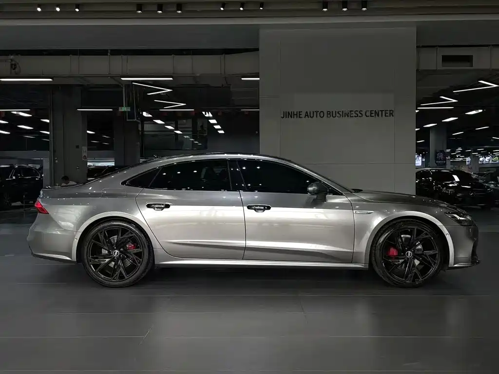 Audi A7L 2024 — фото 7