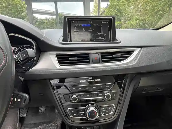 Changan Yuexiang V7 2016