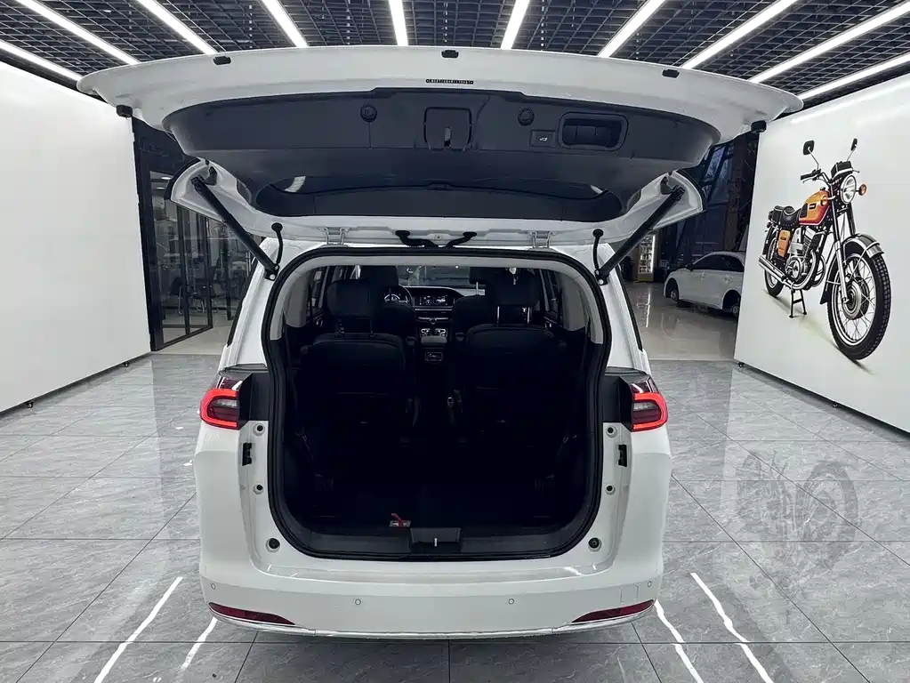 GAC Trumpchi M6 2022 — фото 19