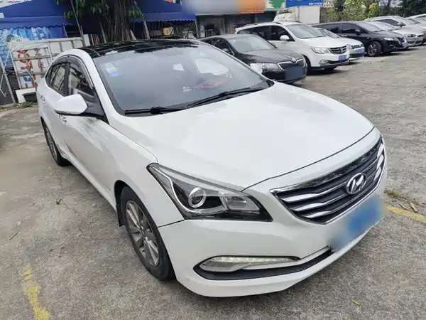 Hyundai Mistra 2014