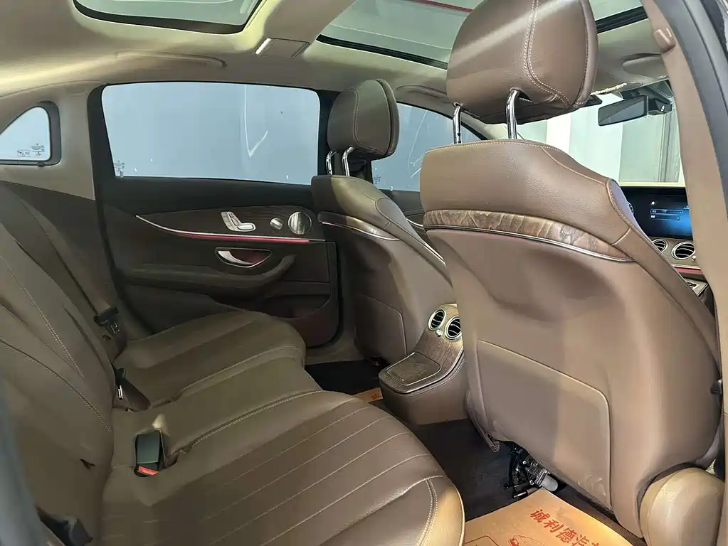 Mercedes-Benz E-Class 2022 — фото 16
