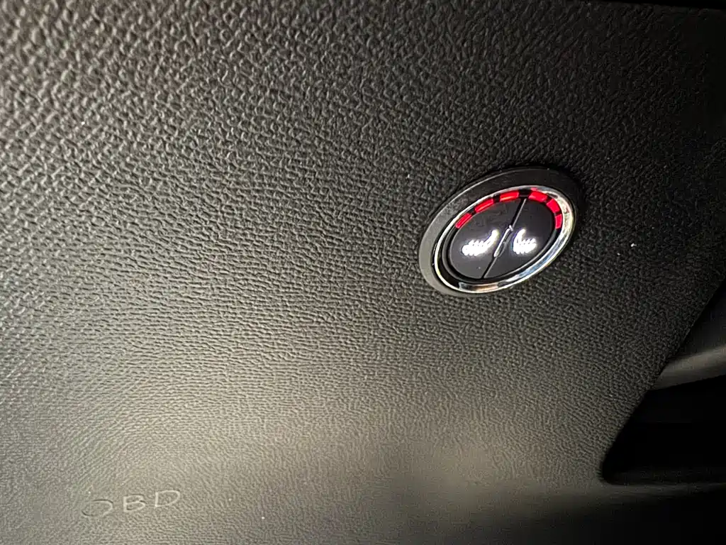 Peugeot 2008 2023 — фото 15