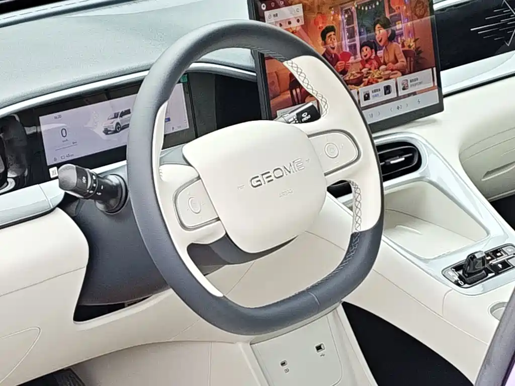 Geely Galaxy Starwish 2025 — фото 12