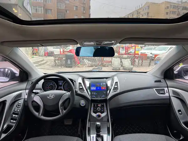 Hyundai Elantra Langdong 2015