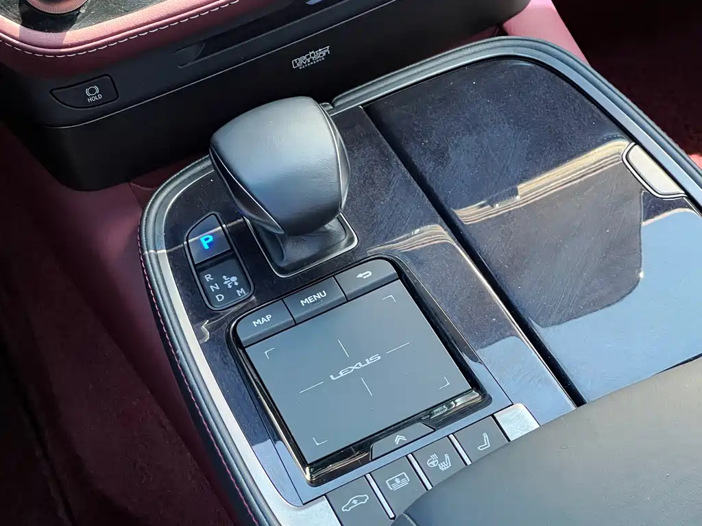 Lexus LS 2021 — фото 11