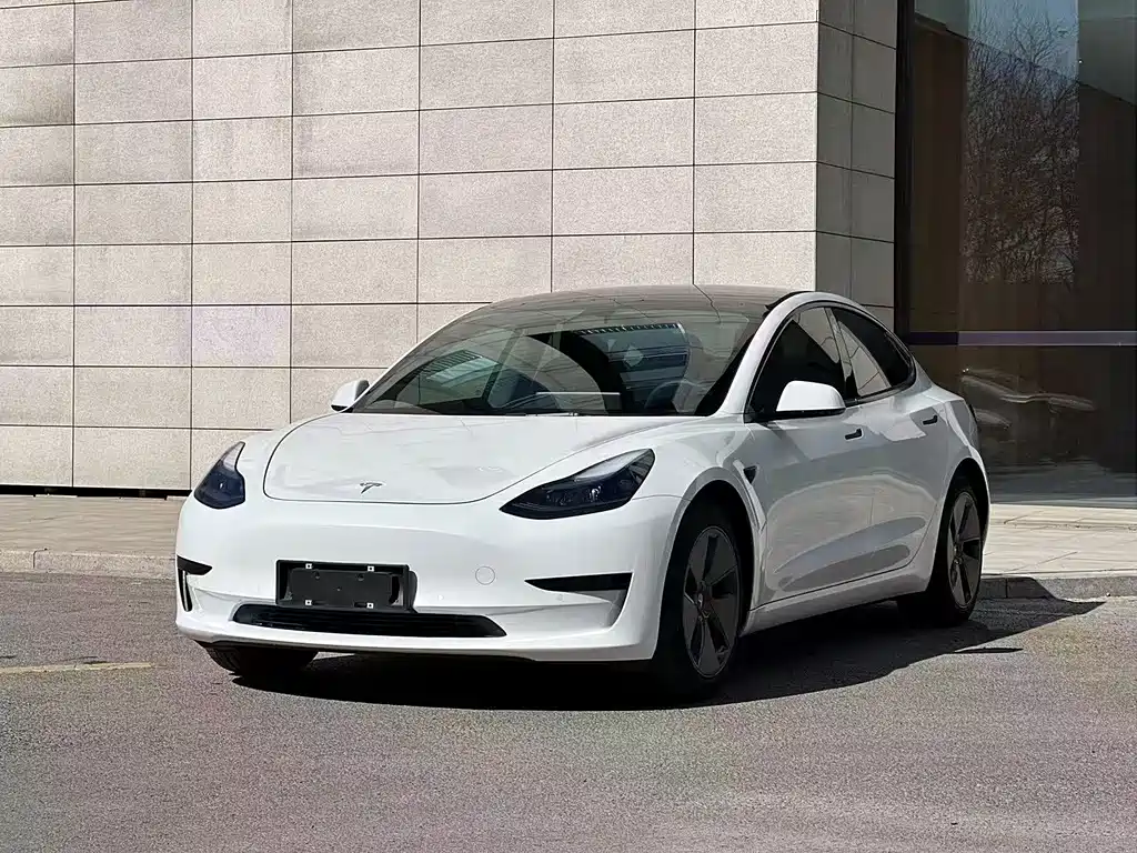 Tesla Model 3 2023 — фото 1