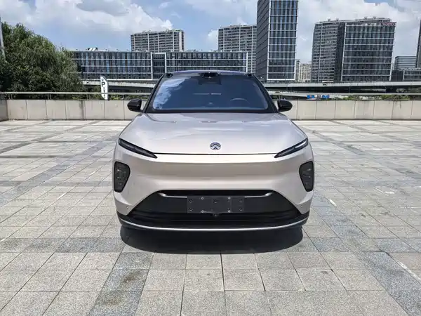 NIO ES8 2024