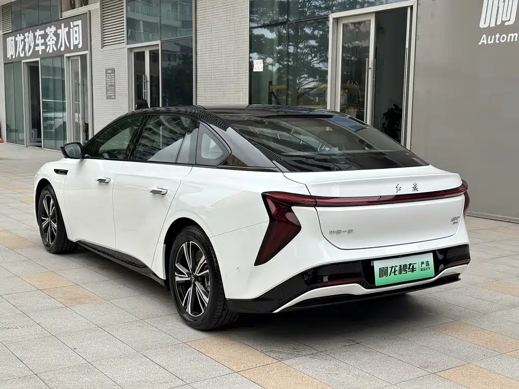 Hongqi EH7 2025 — фото 12