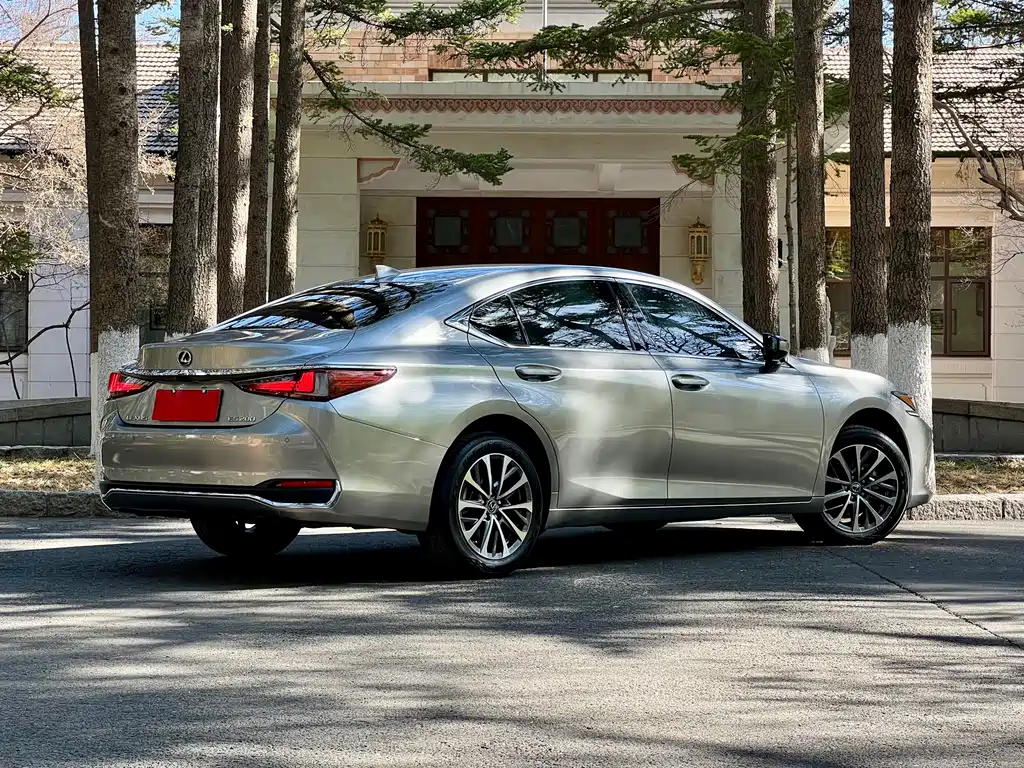 Lexus ES 2024 — фото 11