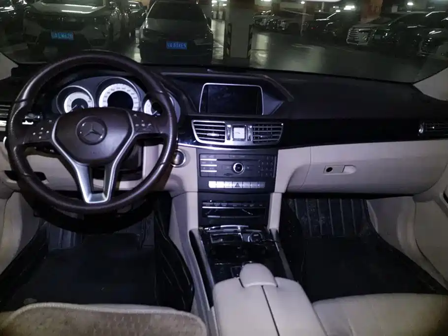 Mercedes-Benz E-Class 2016 — фото 12