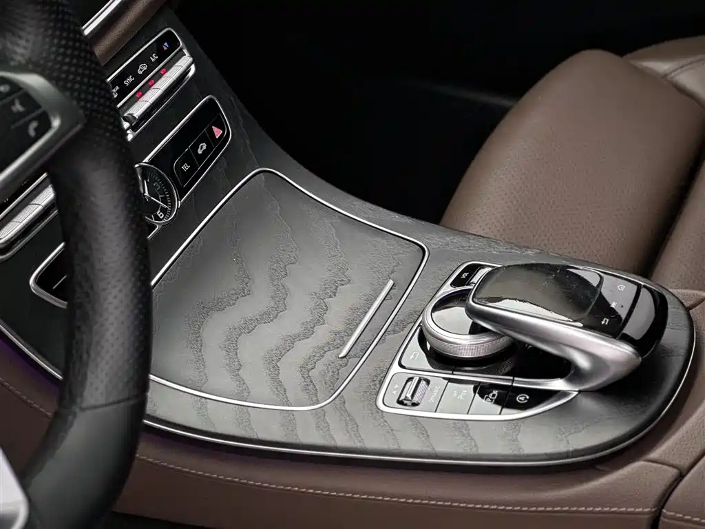 Mercedes-Benz E-Class 2018 — фото 11