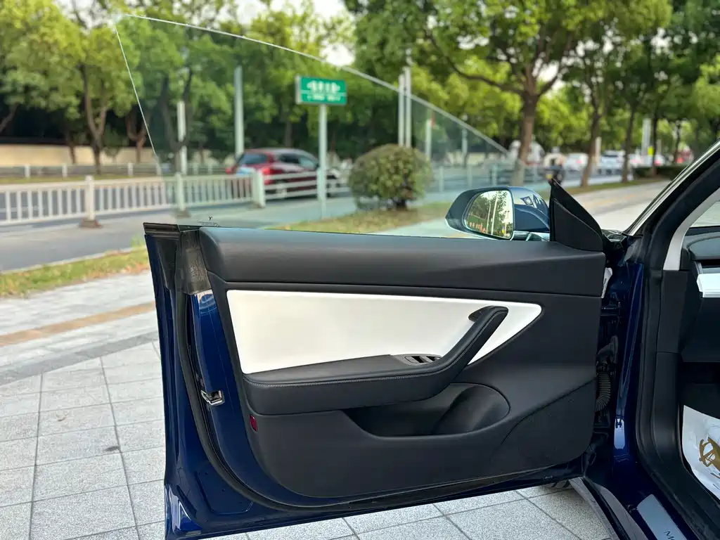 Tesla Model 3 2019 — фото 13