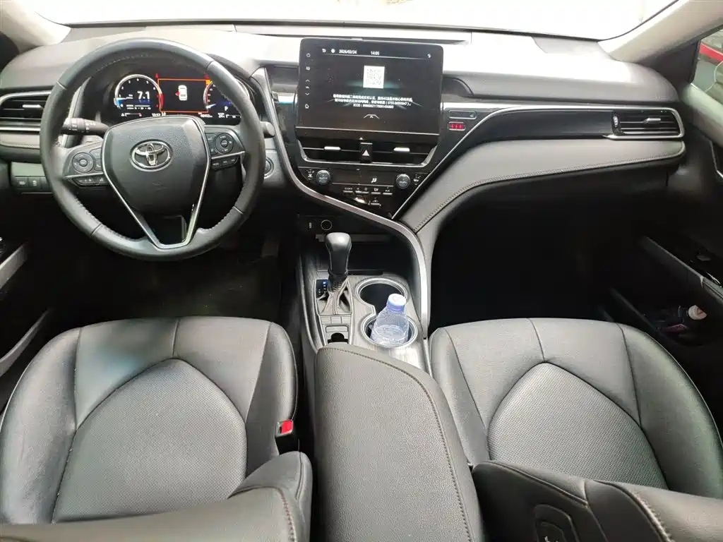 Toyota Camry 2021 — фото 6