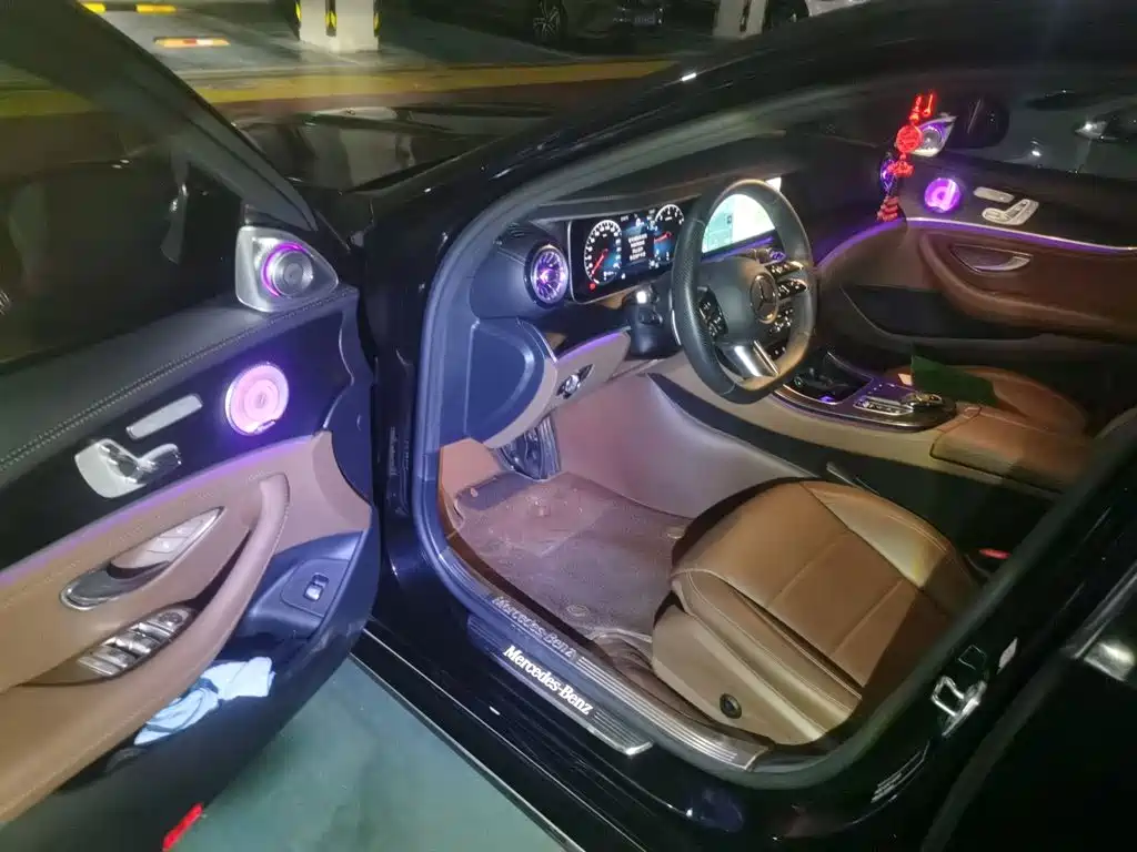 Mercedes-Benz E-Class 2023 — фото 12