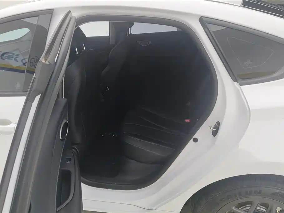 BYD Seal 05 DM-i 2025 — фото 11