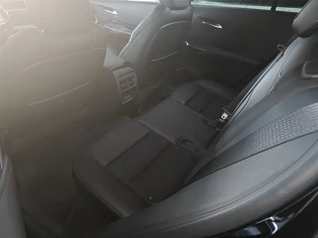 Cadillac XT4 2021 — фото 17
