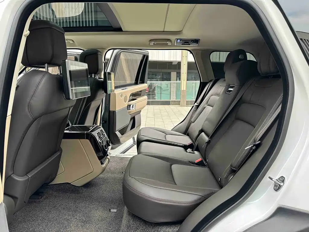 Land Rover Range Rover 2021 — фото 11