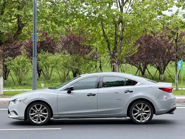 Mazda Atenza 2015
