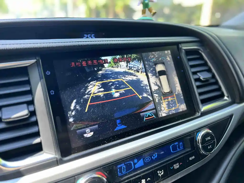 Toyota Highlander 2018 — фото 10