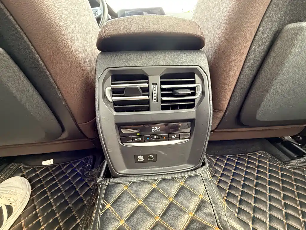 BMW 3 Series 2022 — фото 19