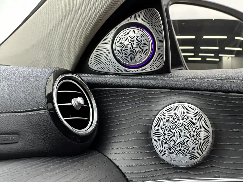 Mercedes-Benz E-Class 2020 — фото 11