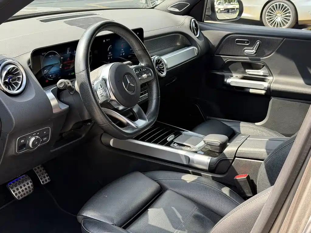 Mercedes-Benz EQB 2022 — фото 13