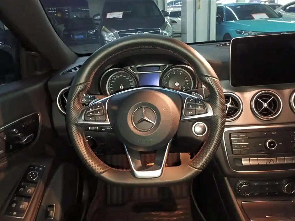 Mercedes-Benz CLA 2018 — фото 11