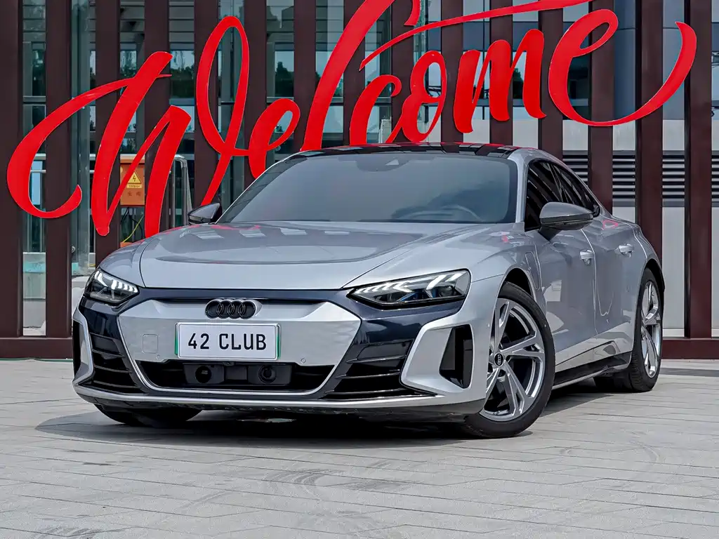 Audi e-tron GT 2024 — фото 1