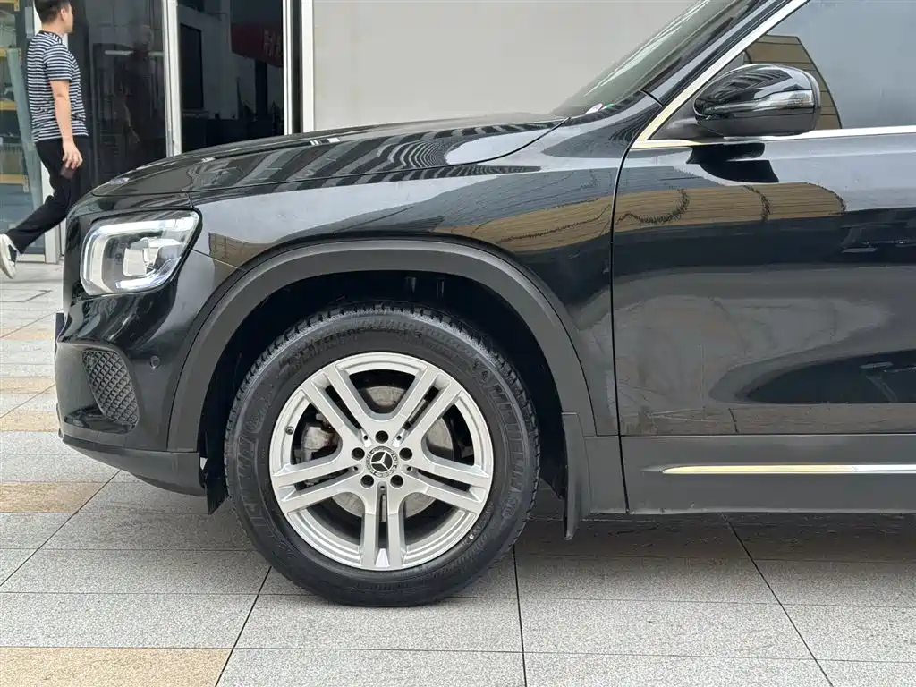 Mercedes-Benz GLB 2023 — фото 25