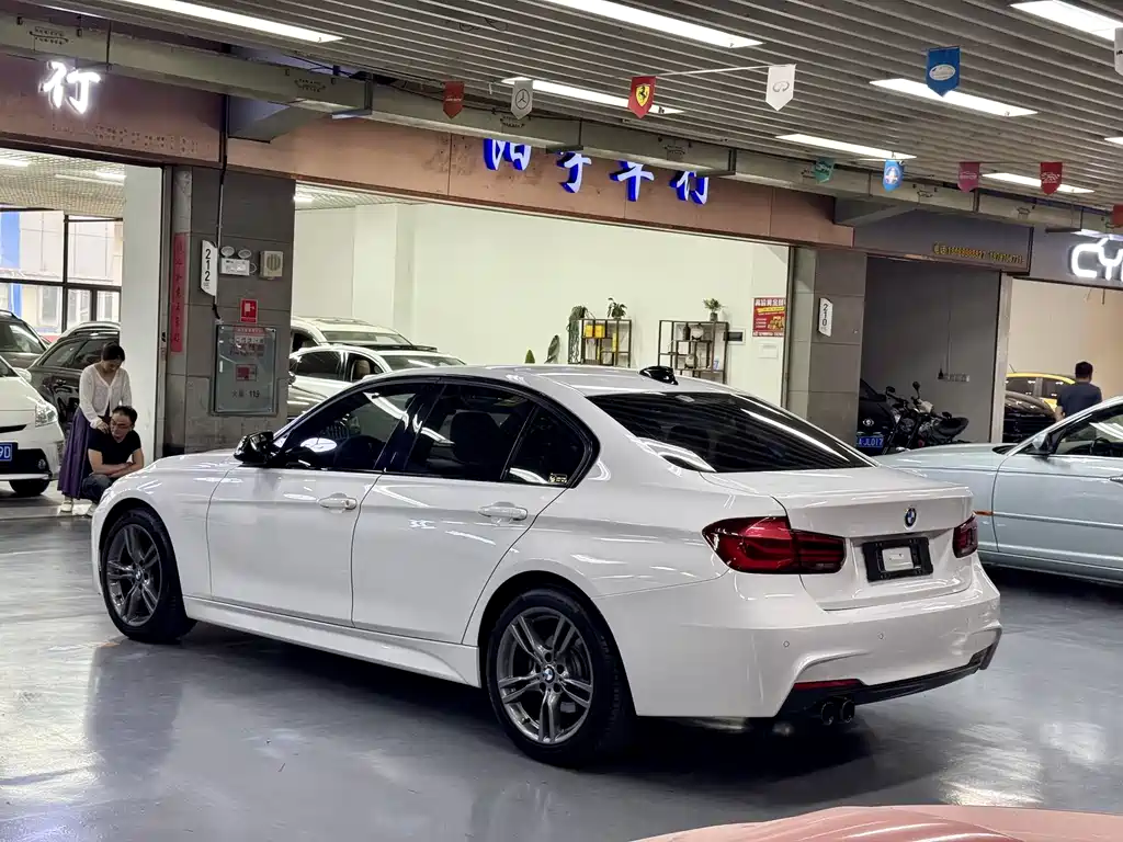 BMW 3 Series 2018 — фото 5