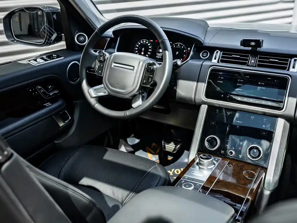 Land Rover Range Rover 2022 — фото 7