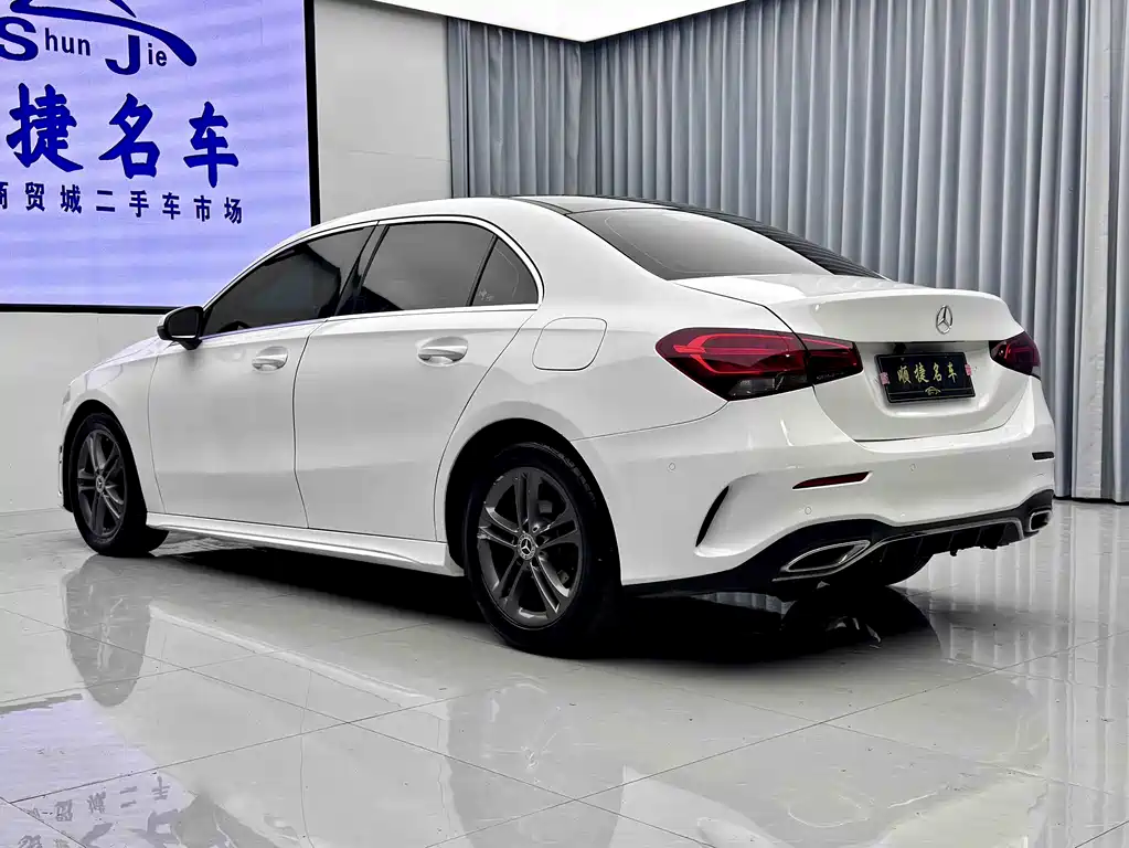 Mercedes-Benz A-Class 2019 — фото 17