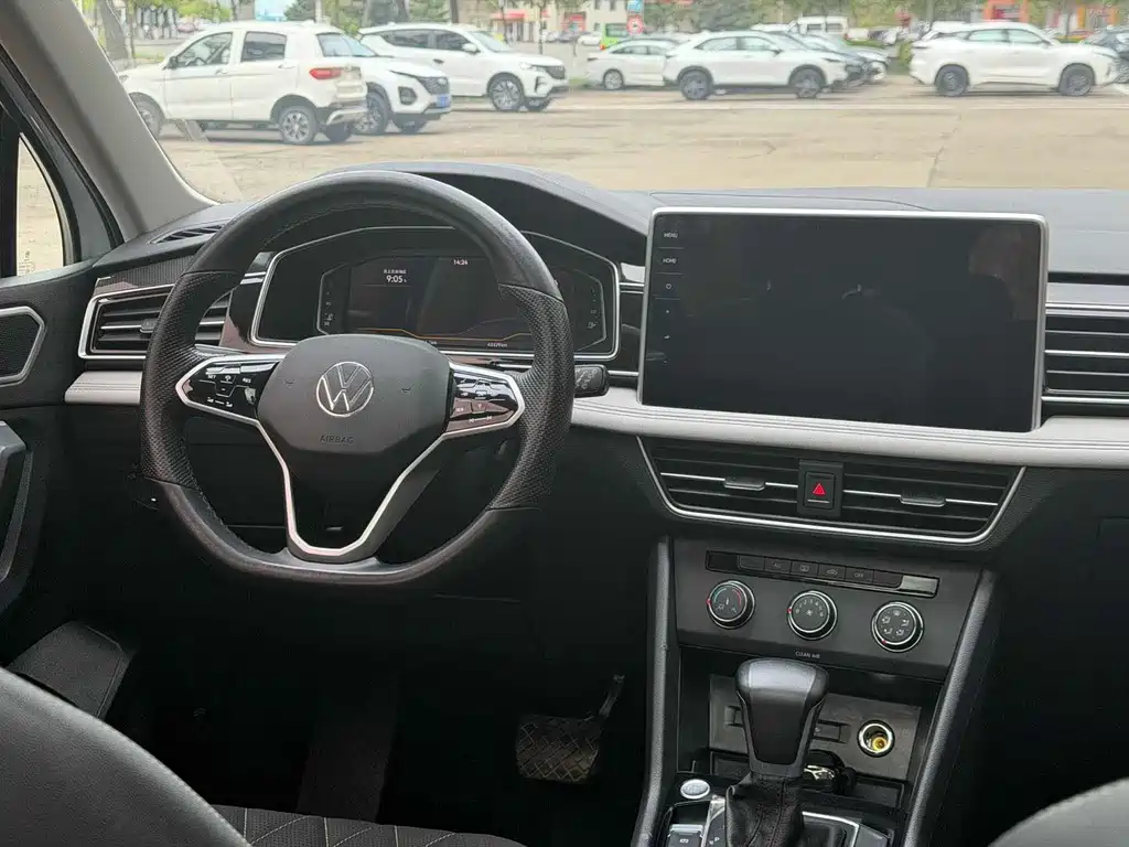 Volkswagen Tiguan L 2022 — фото 12