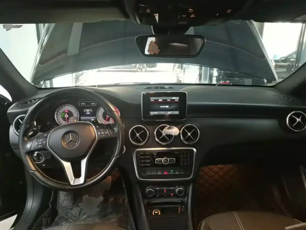 Mercedes-Benz A-Class 2014 — фото 10