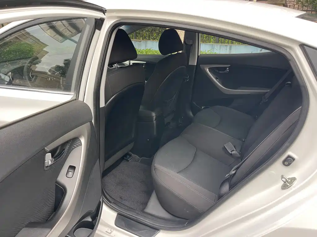 Hyundai Elantra Langdong 2014