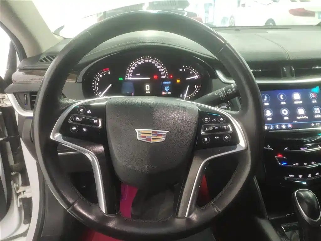 Cadillac XTS 2018 — фото 11