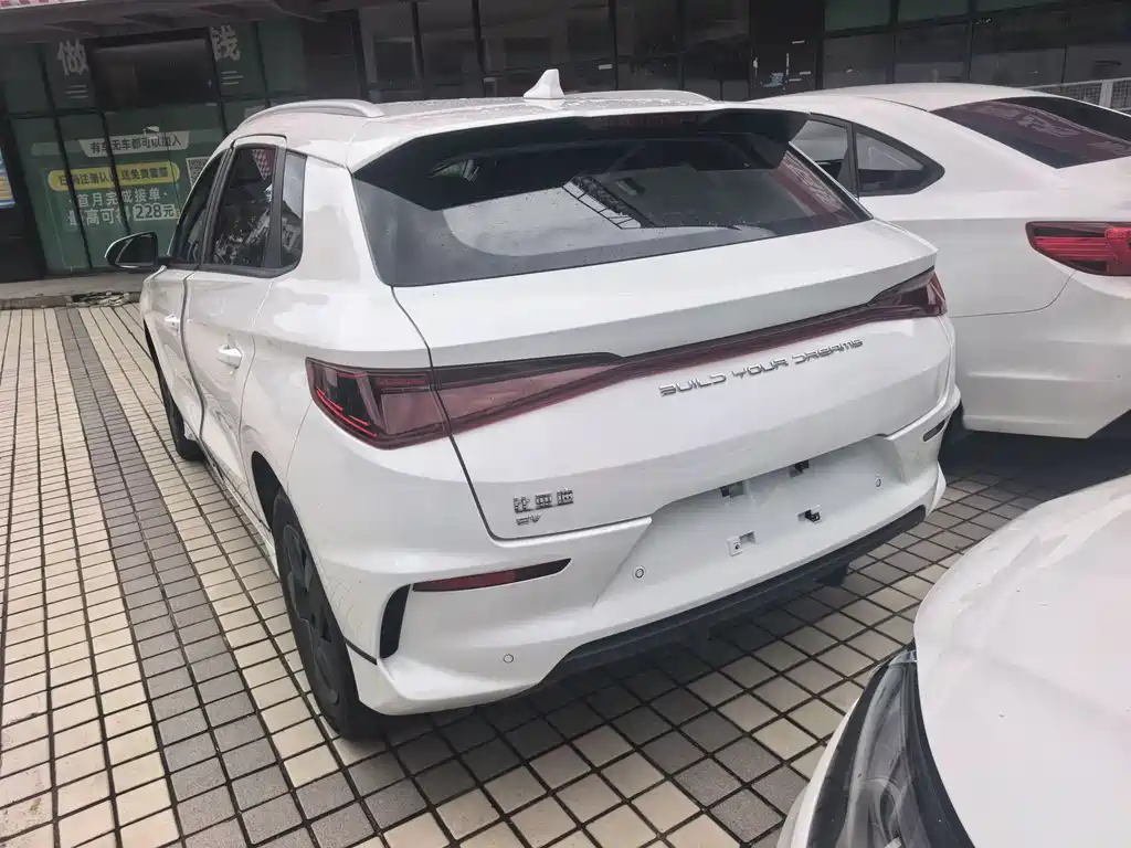 BYD e2 2024