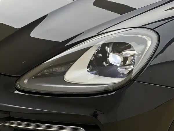 Porsche Cayenne 2022