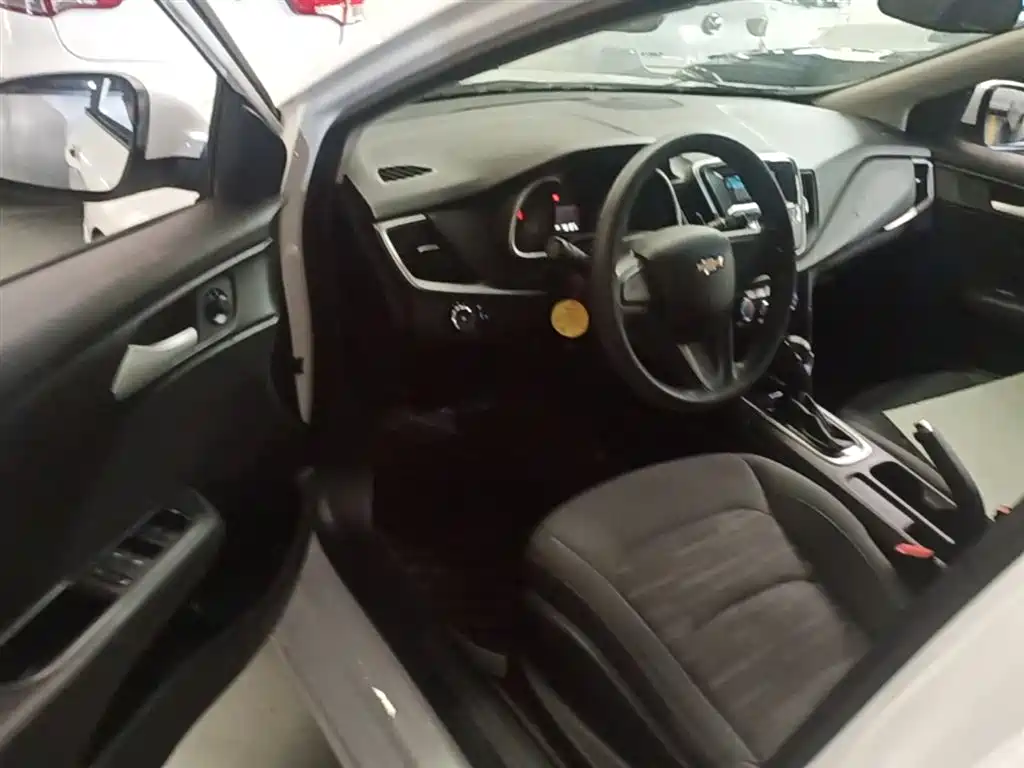 Chevrolet Cavalier 2019 — фото 16