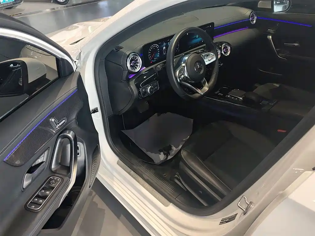 Mercedes-Benz A-Class 2023 — фото 12