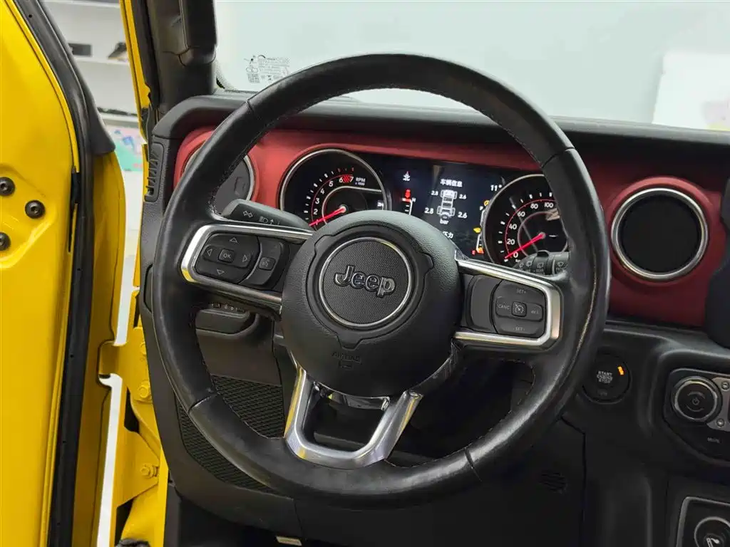 Jeep Wrangler 2021 — фото 13