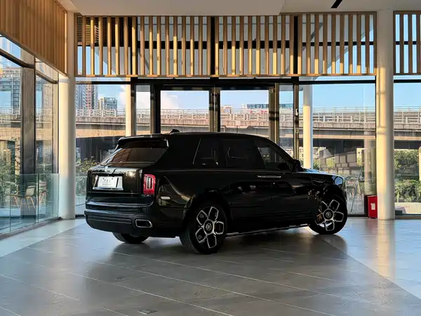 Rolls-Royce Cullinan 2024