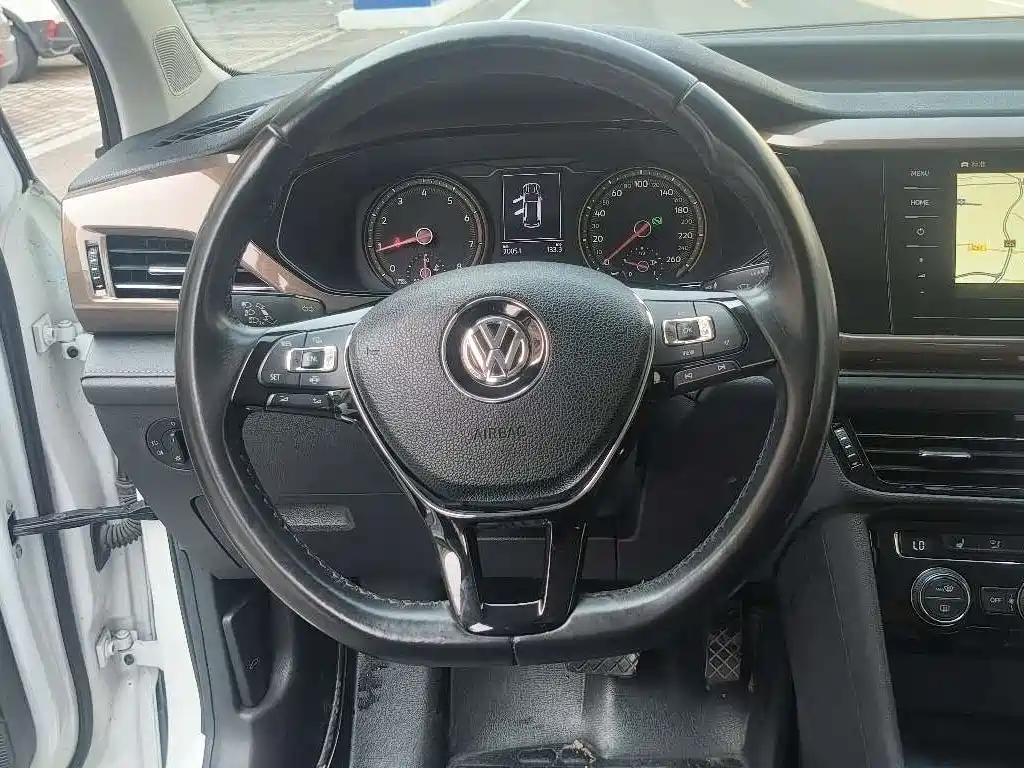 Volkswagen Tharu 2020